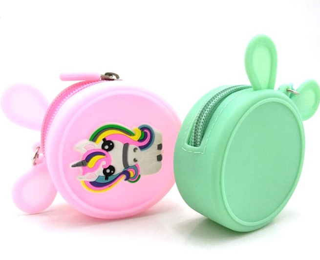 Silicone coin pouch