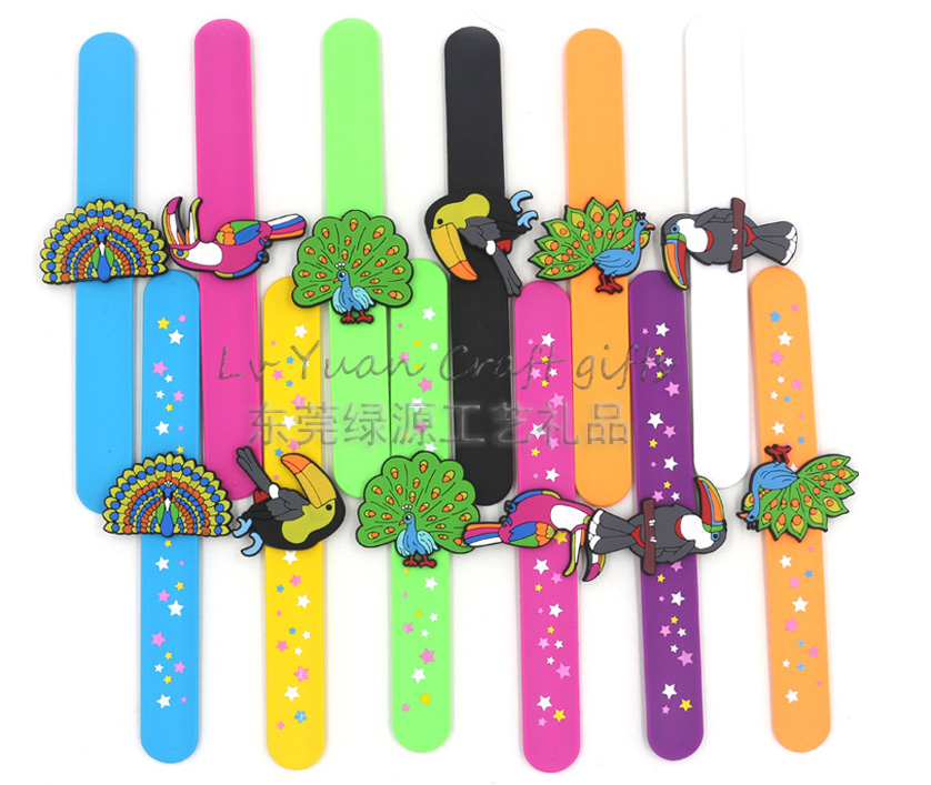 Silicone snap bracelet with icon